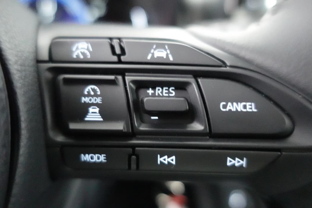 TOYOTA Yaris Cross 2025