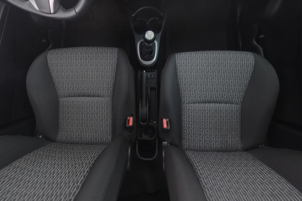 TOYOTA Yaris 2013