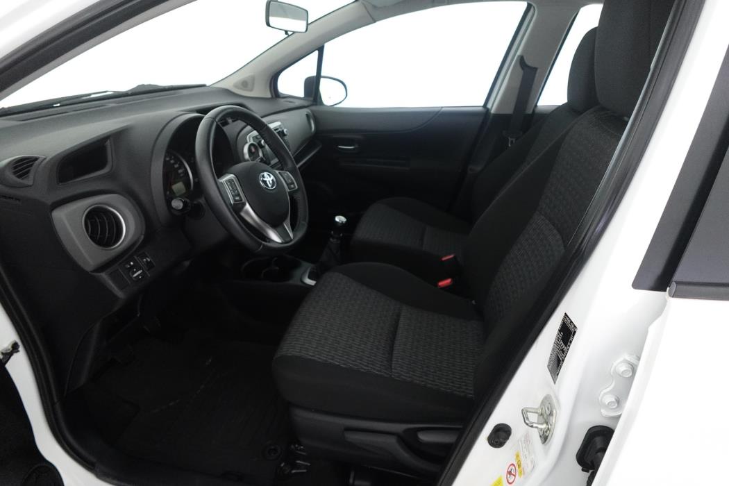 TOYOTA Yaris 2013
