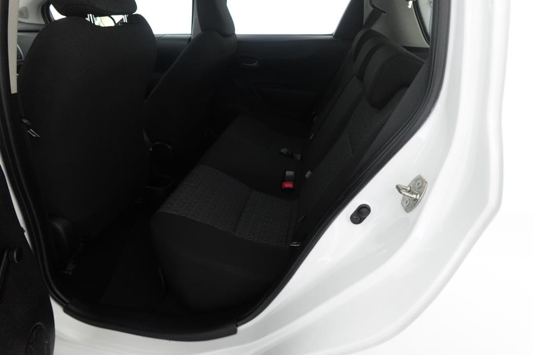 TOYOTA Yaris 2013
