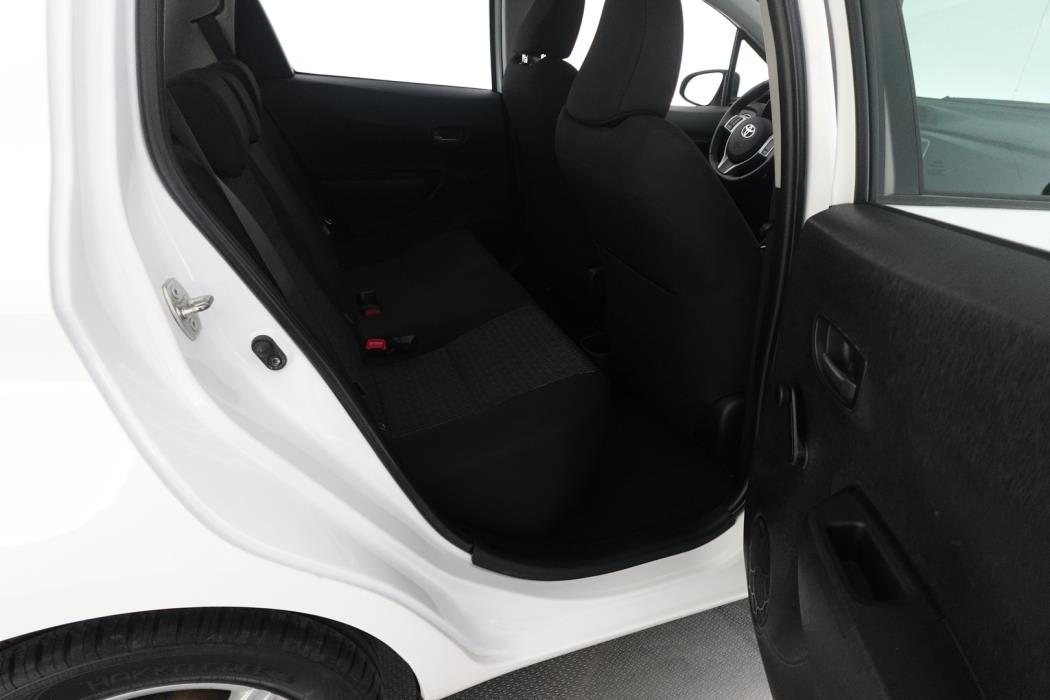 TOYOTA Yaris 2013
