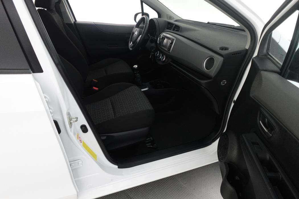 TOYOTA Yaris 2013