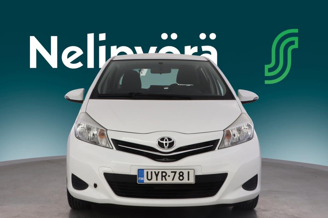 TOYOTA Yaris 2013
