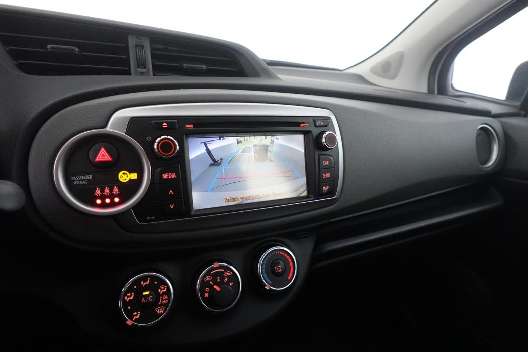 TOYOTA Yaris 2013