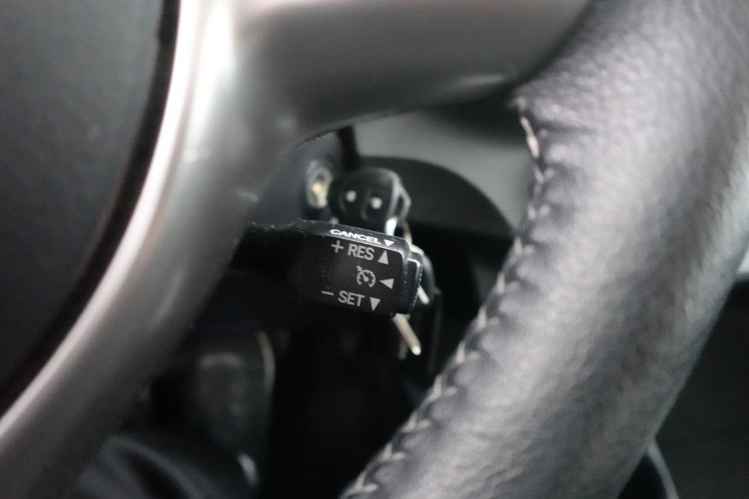 TOYOTA Yaris 2013