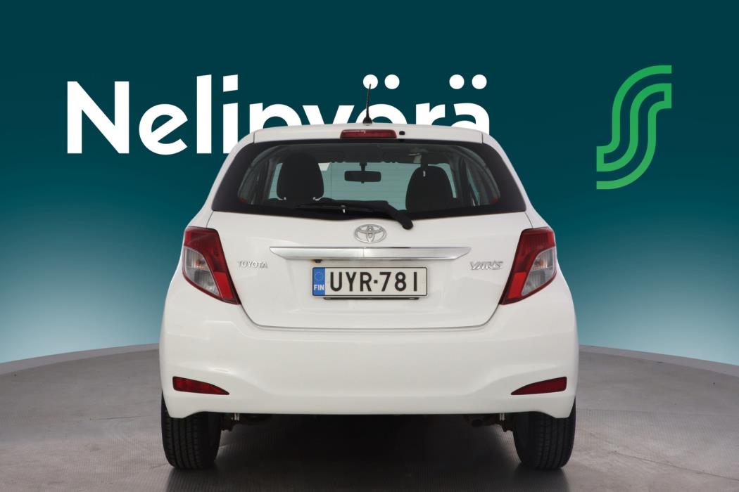 TOYOTA Yaris 2013