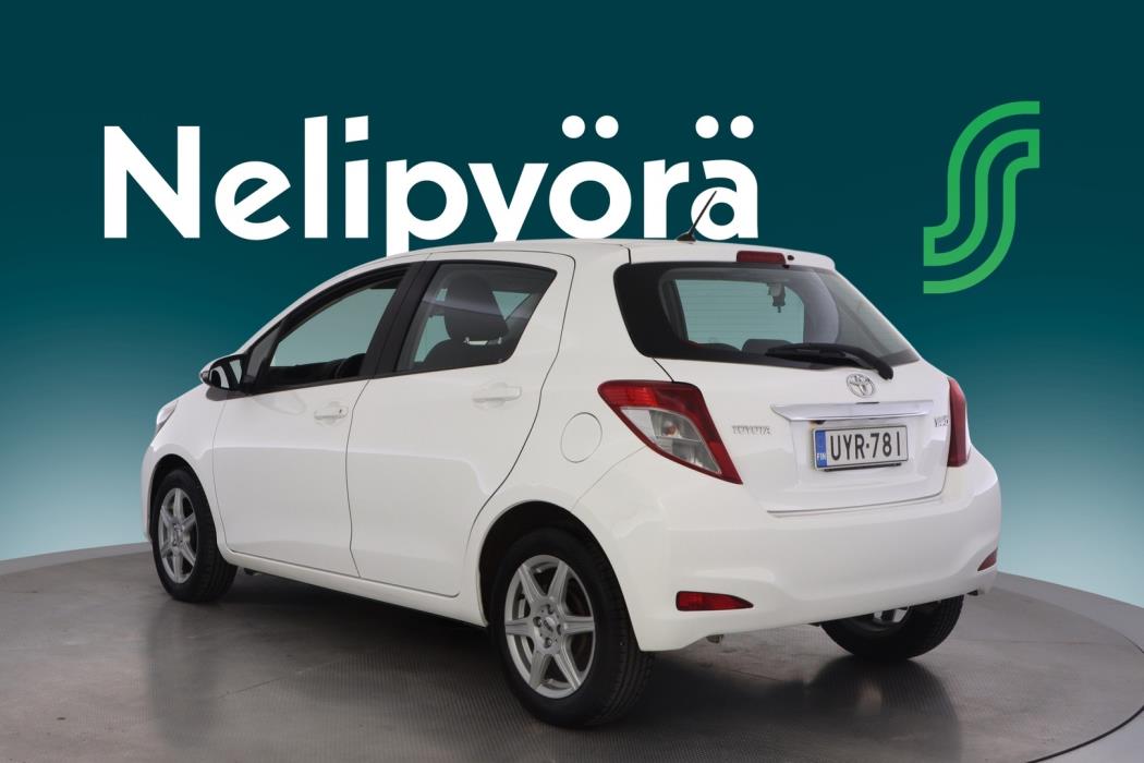 TOYOTA Yaris 2013