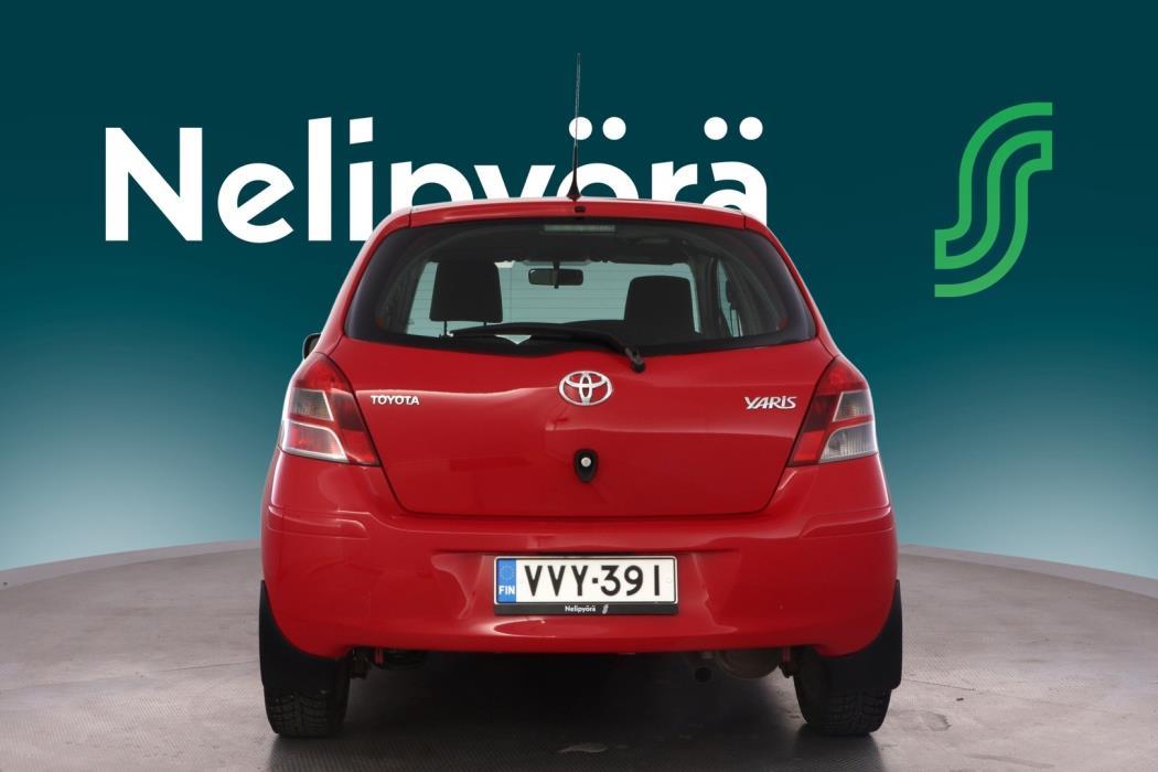 TOYOTA Yaris 2011