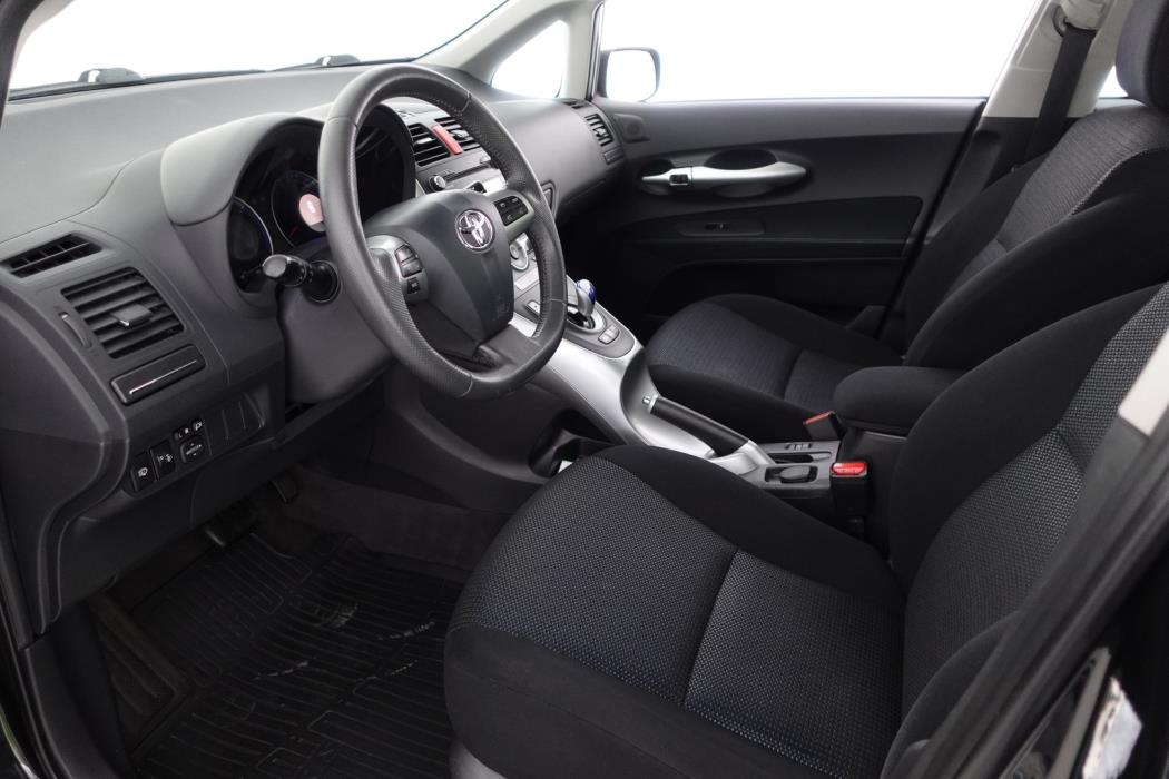 TOYOTA Auris 2010