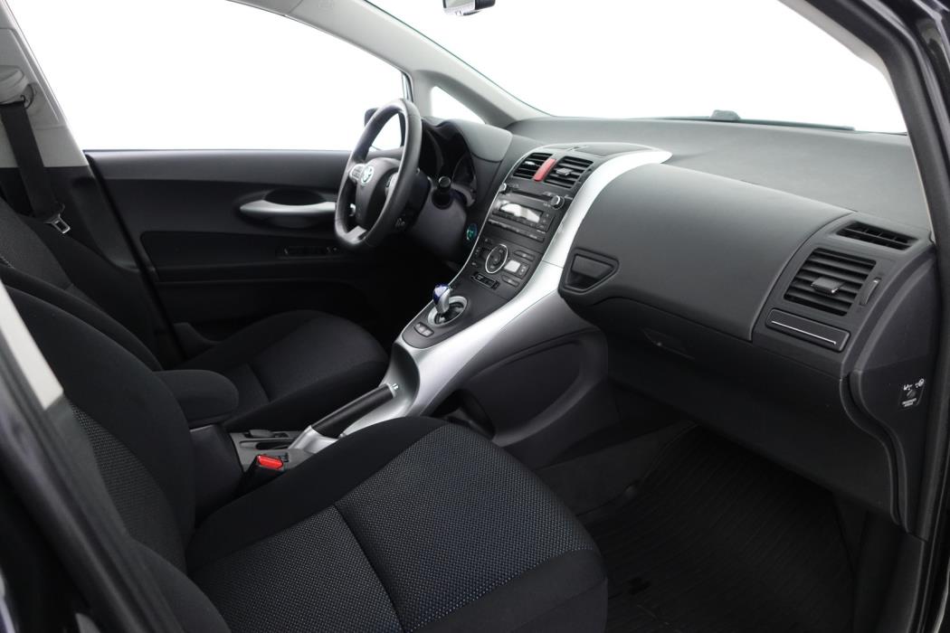 TOYOTA Auris 2010