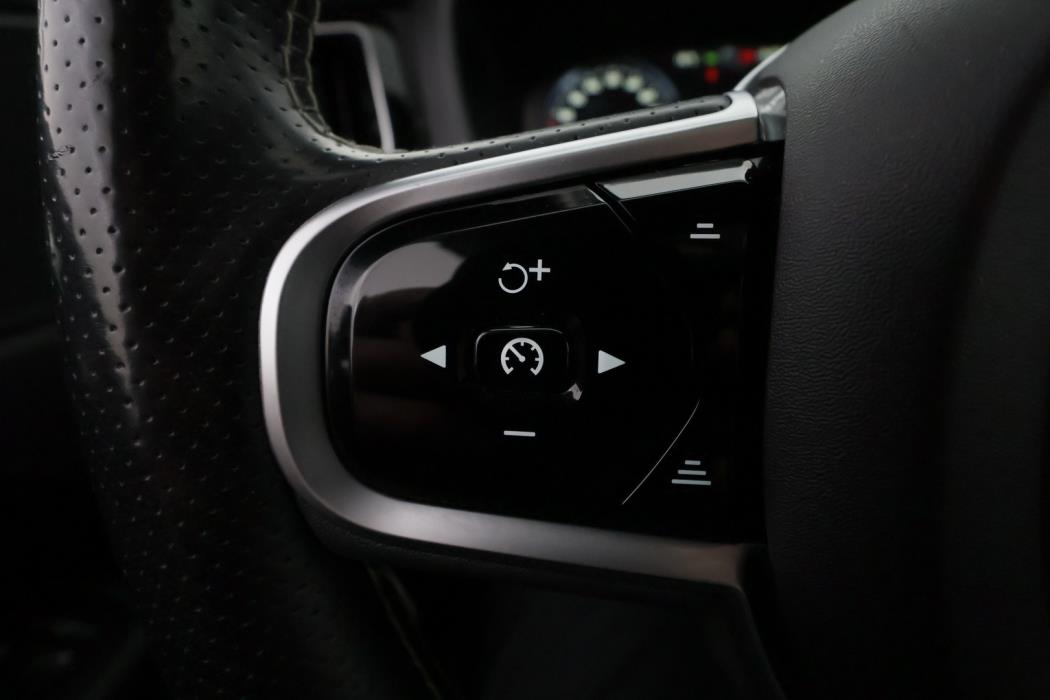 VOLVO XC60 2018