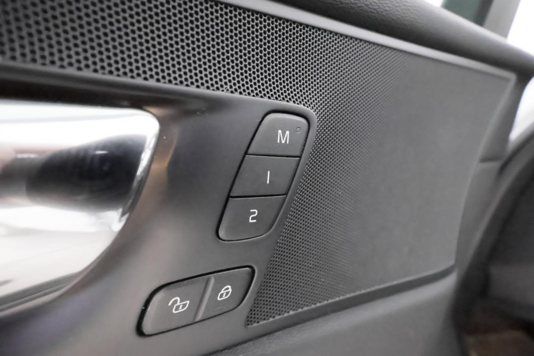 VOLVO XC60 2018