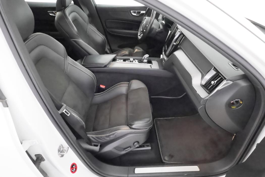 VOLVO XC60 2018