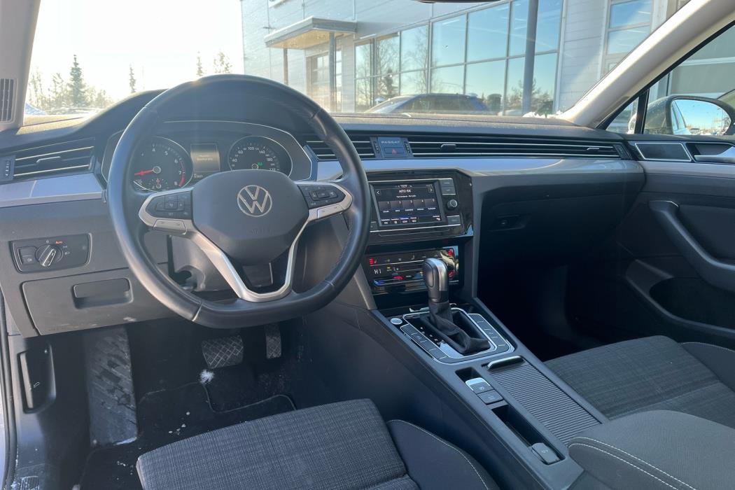 VOLKSWAGEN Passat 2022