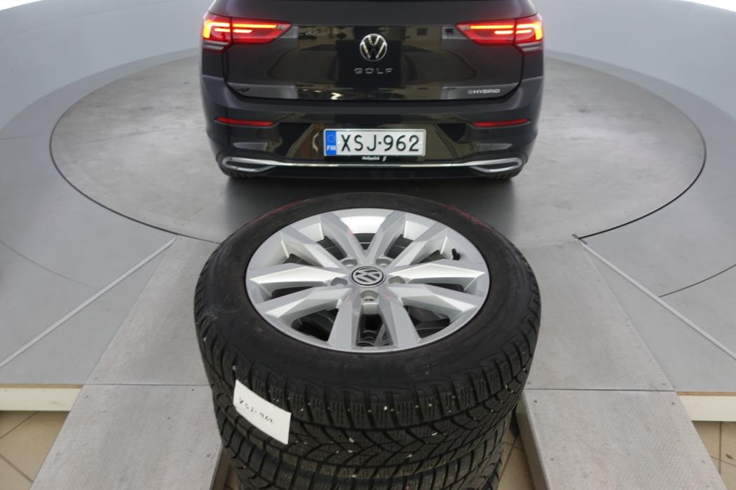 VOLKSWAGEN Golf 2020