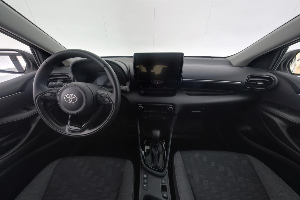TOYOTA YARIS 2025