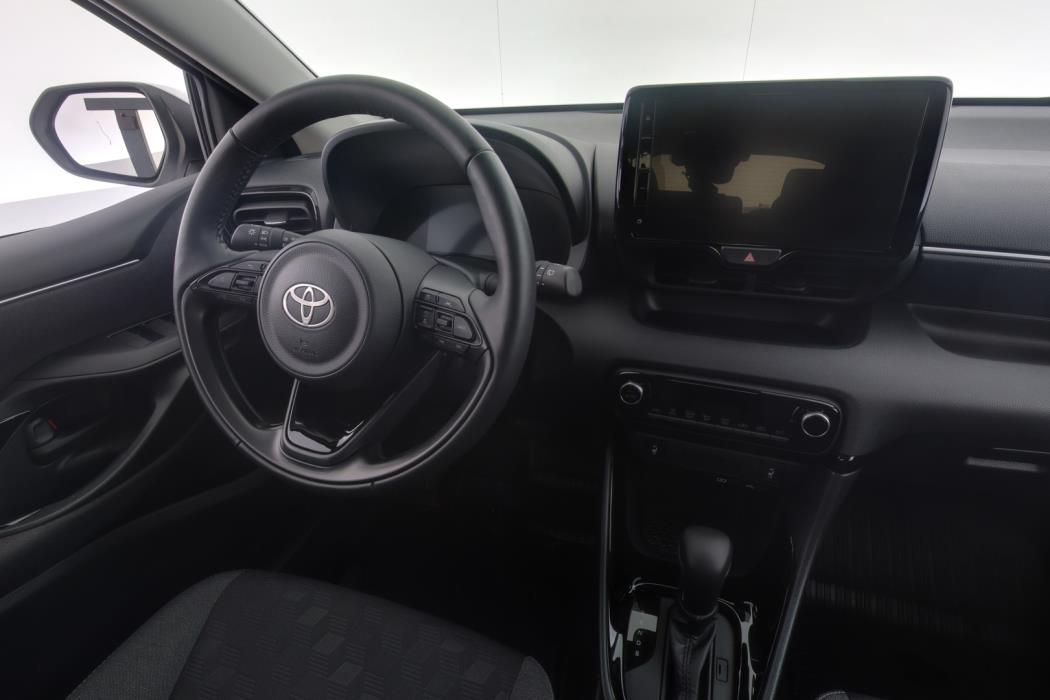 TOYOTA YARIS 2025