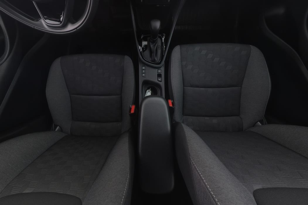 TOYOTA YARIS 2025