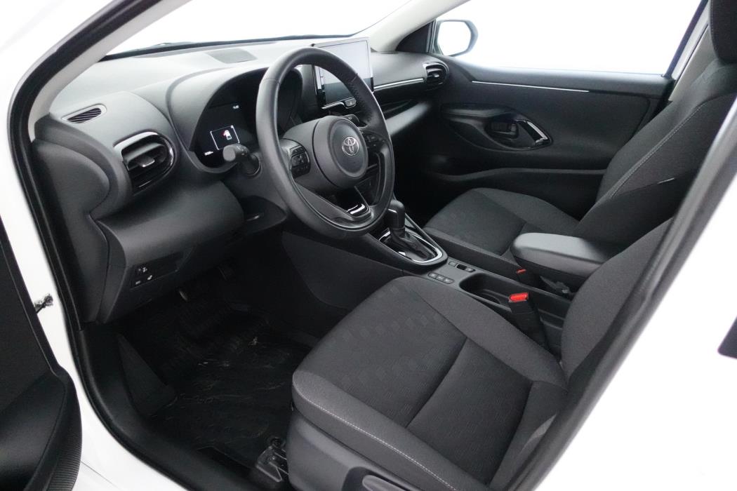TOYOTA YARIS 2025