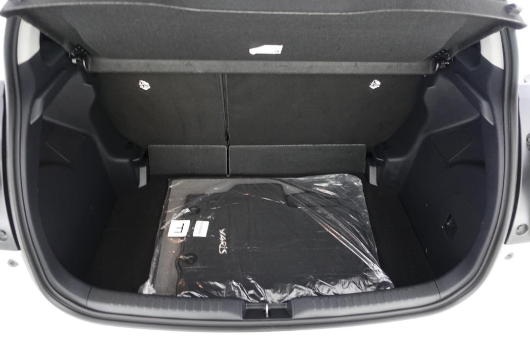 TOYOTA YARIS 2025