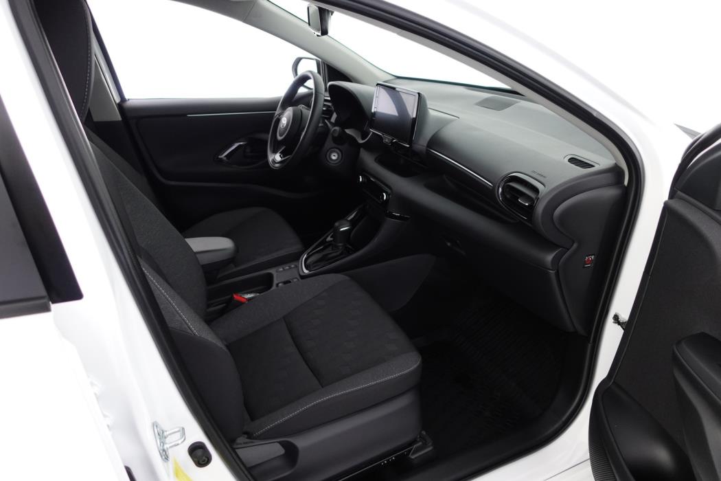 TOYOTA YARIS 2025