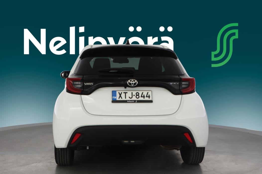 TOYOTA YARIS 2025