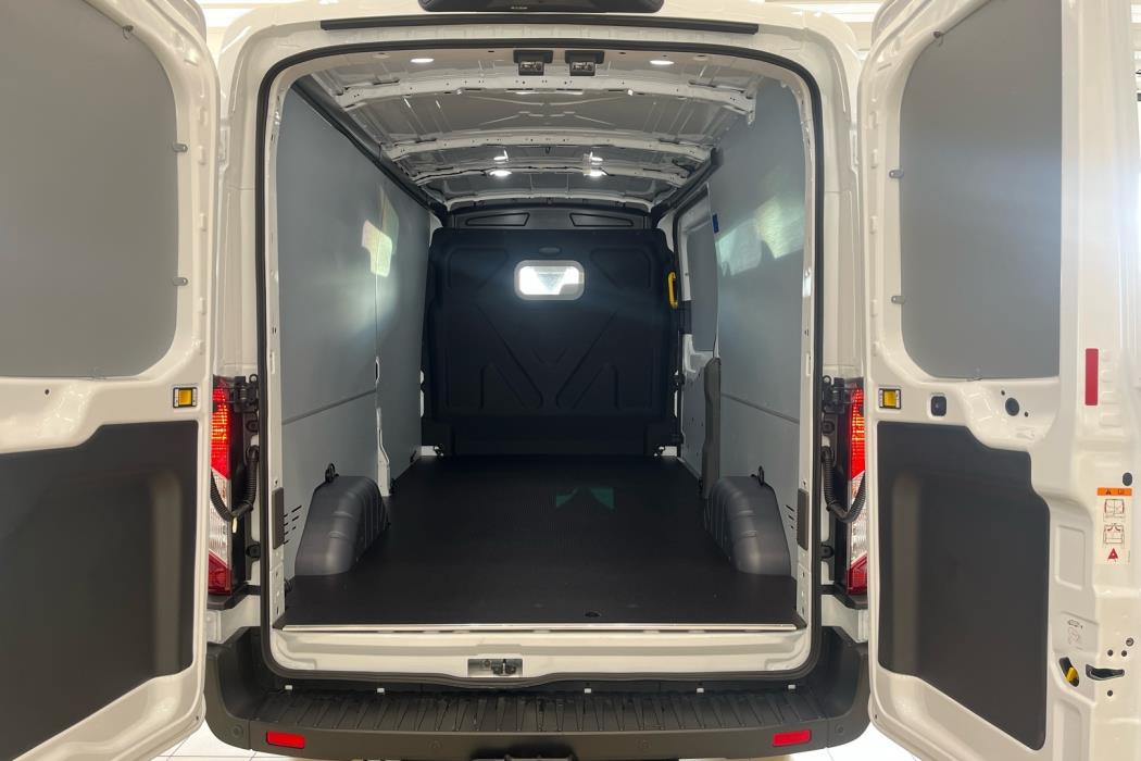 FORD TRANSIT 2025