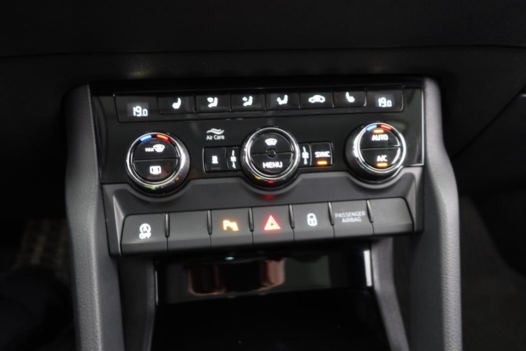 SKODA Karoq 2019