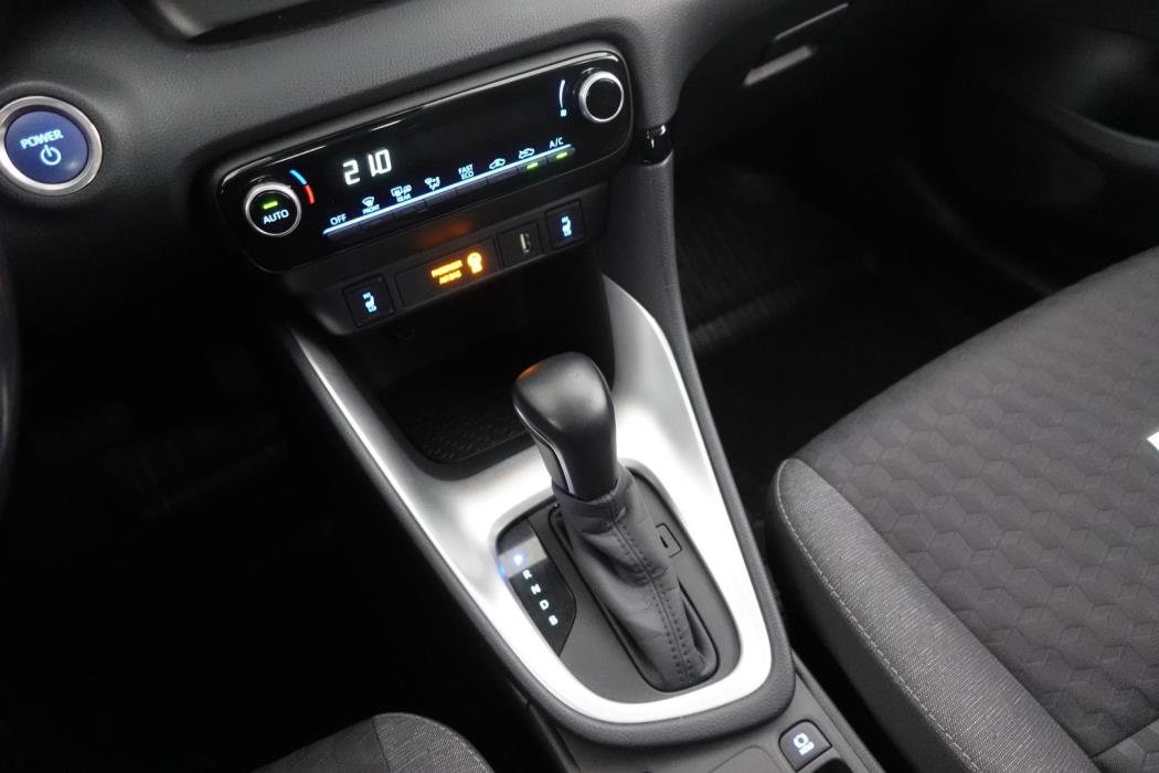 TOYOTA Yaris 2021