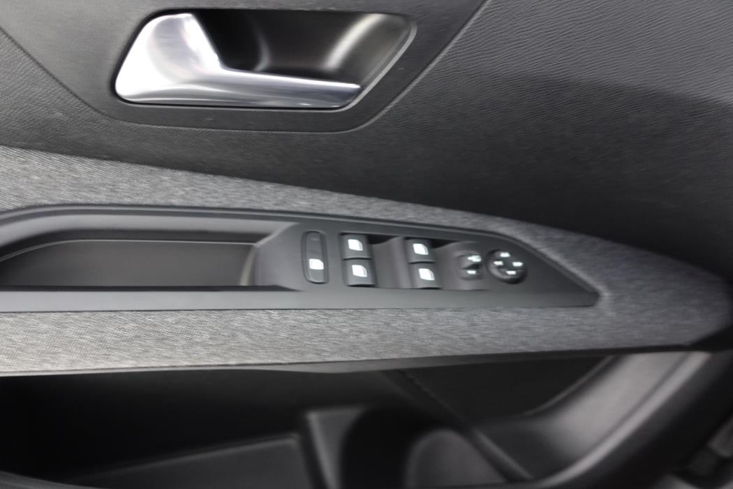 PEUGEOT 3008 2022
