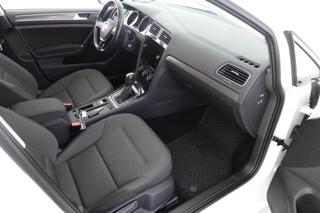 VOLKSWAGEN Golf 2020