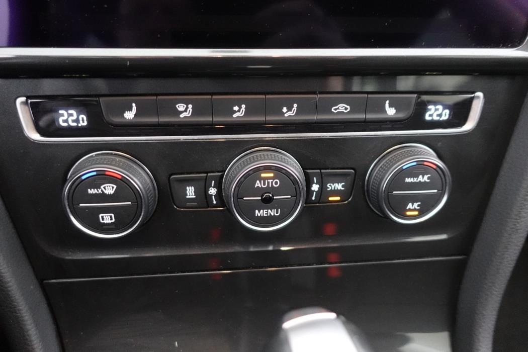 VOLKSWAGEN Golf 2020