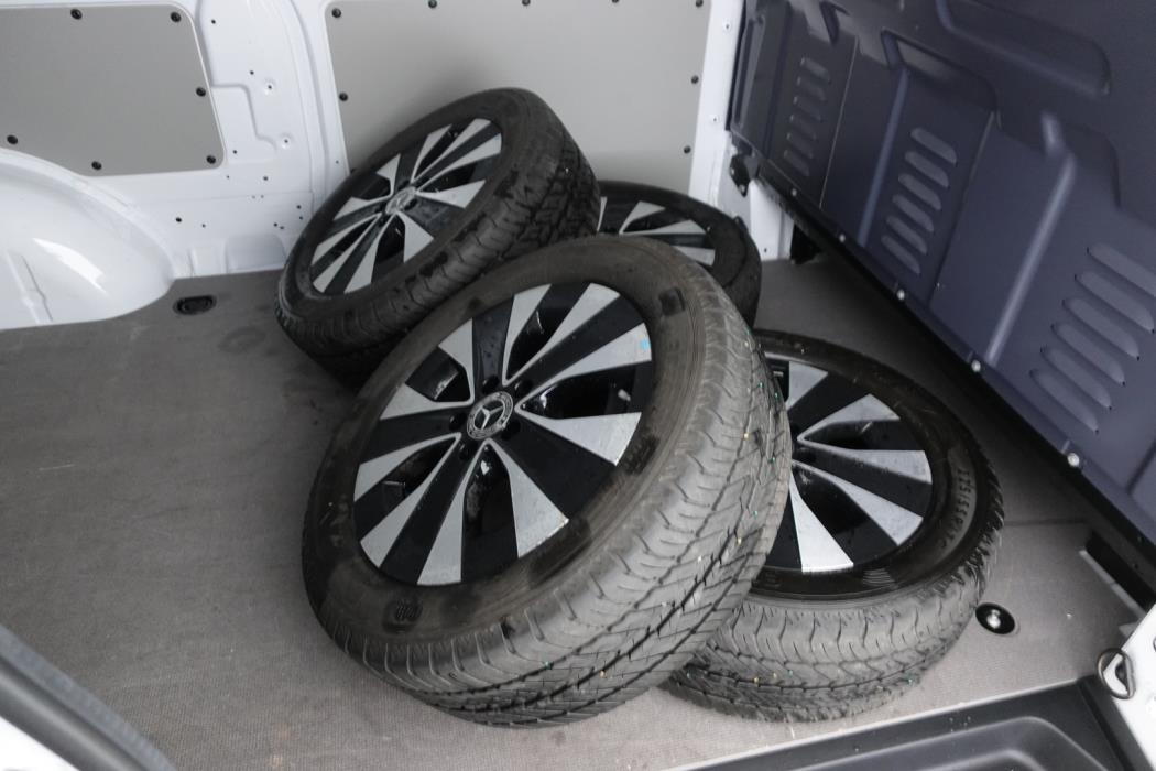 MERCEDES-BENZ Vito 2024