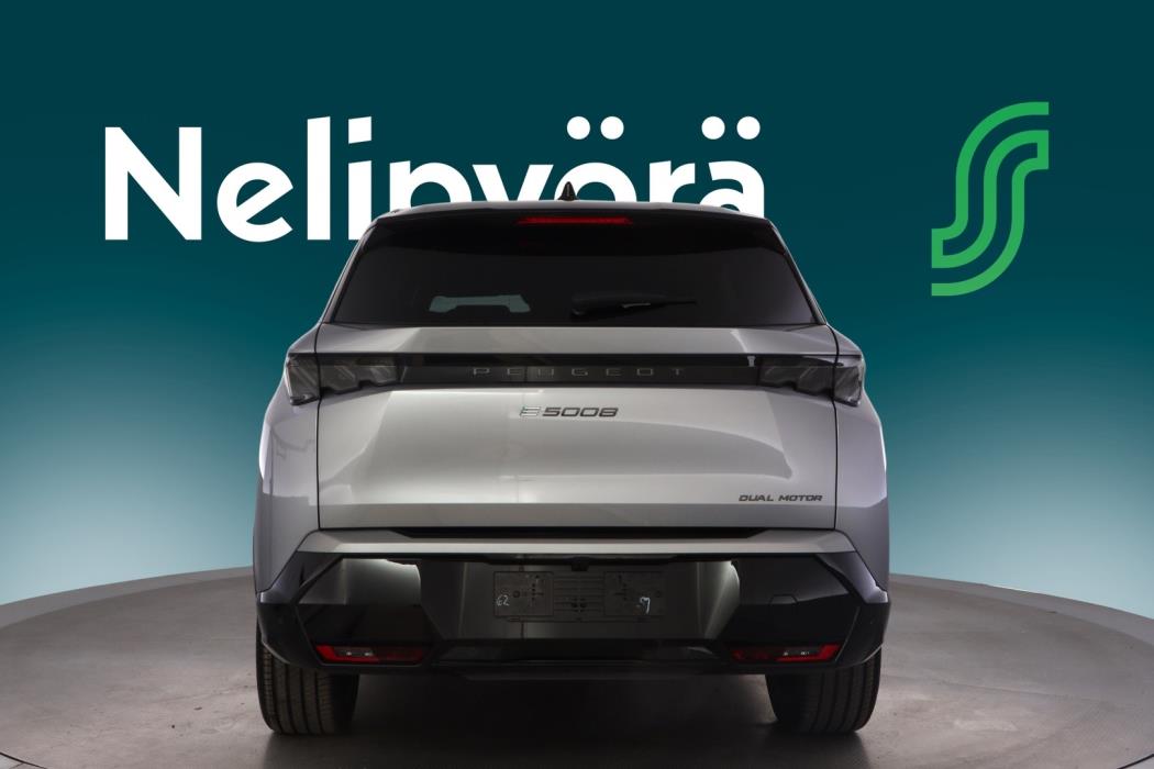 PEUGEOT E-5008 2026