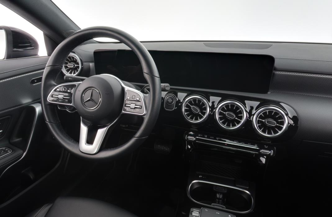 MERCEDES-BENZ CLA 2022