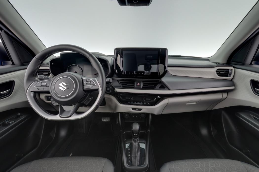 SUZUKI Swift 2024