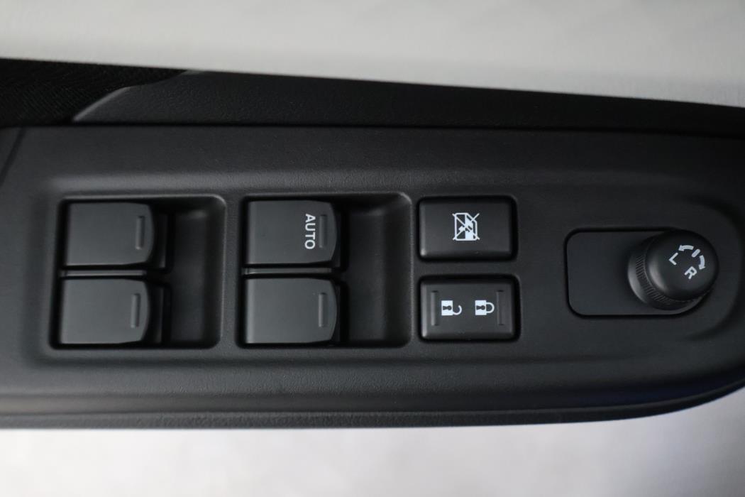 SUZUKI Swift 2024