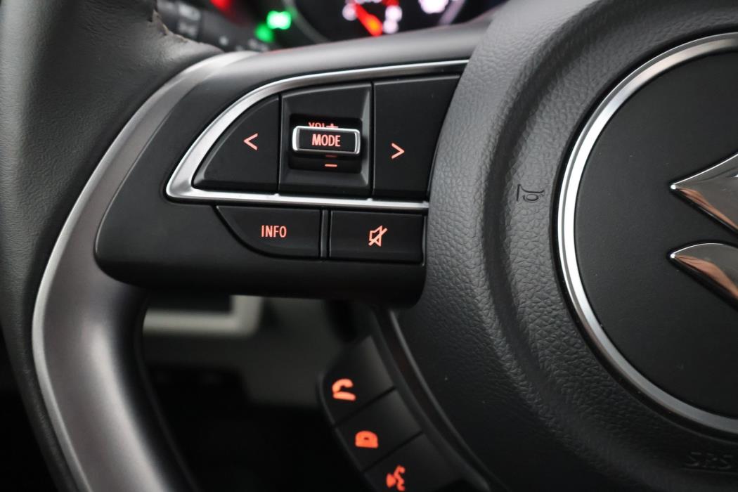 SUZUKI Swift 2024