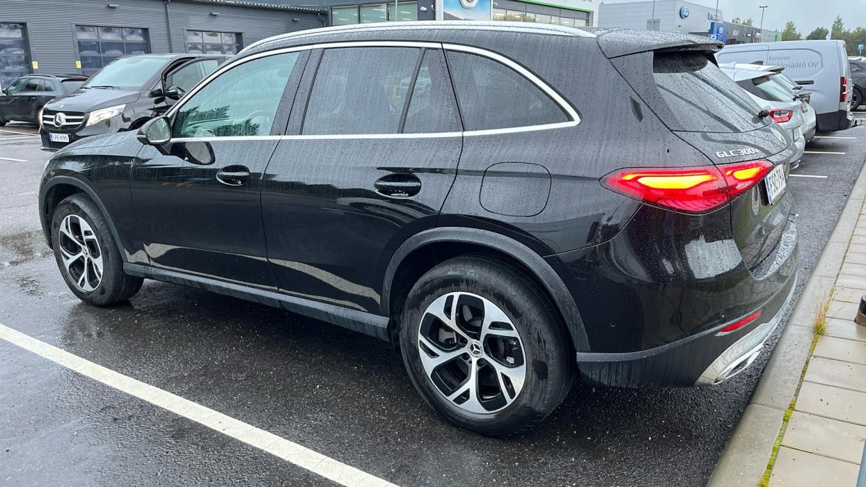 MERCEDES-BENZ GLC 2024