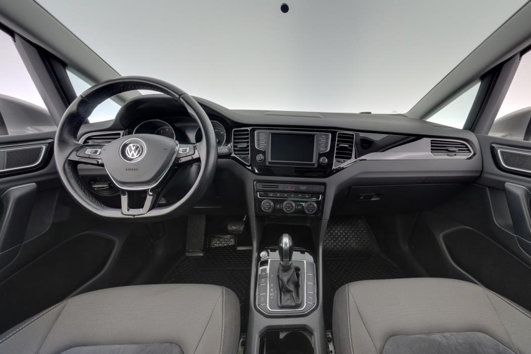 VOLKSWAGEN Golf Sportsvan 2016