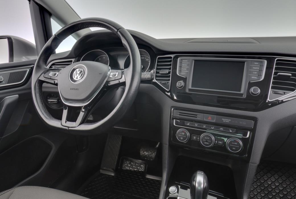 VOLKSWAGEN Golf Sportsvan 2016