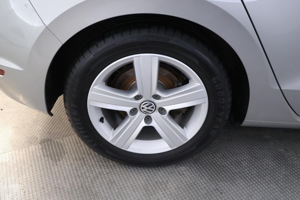 VOLKSWAGEN Golf Sportsvan 2016