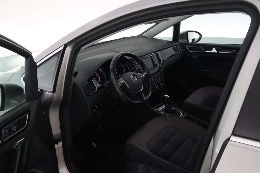 VOLKSWAGEN Golf Sportsvan 2016