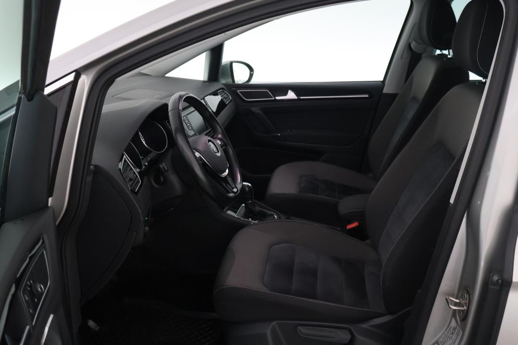 VOLKSWAGEN Golf Sportsvan 2016