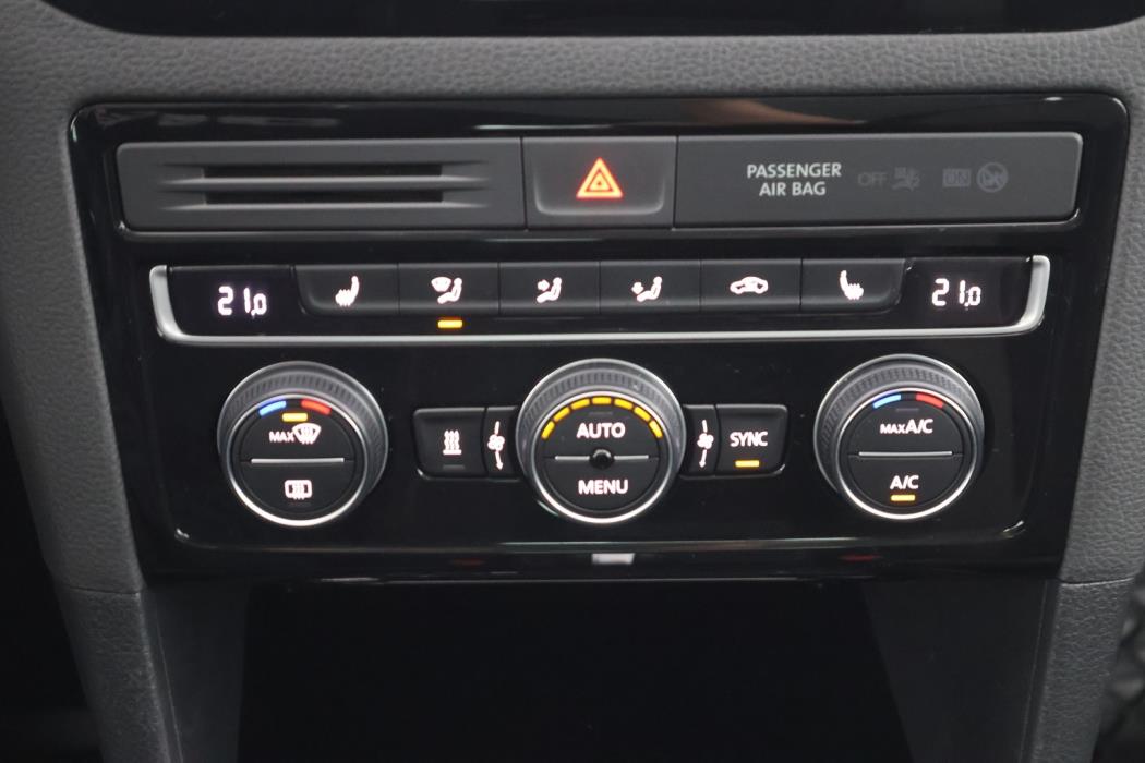 VOLKSWAGEN Golf Sportsvan 2016