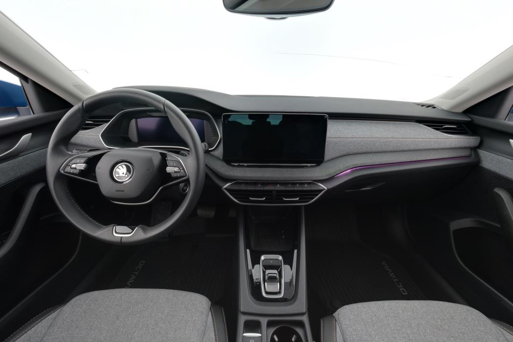 SKODA OCTAVIA 2025