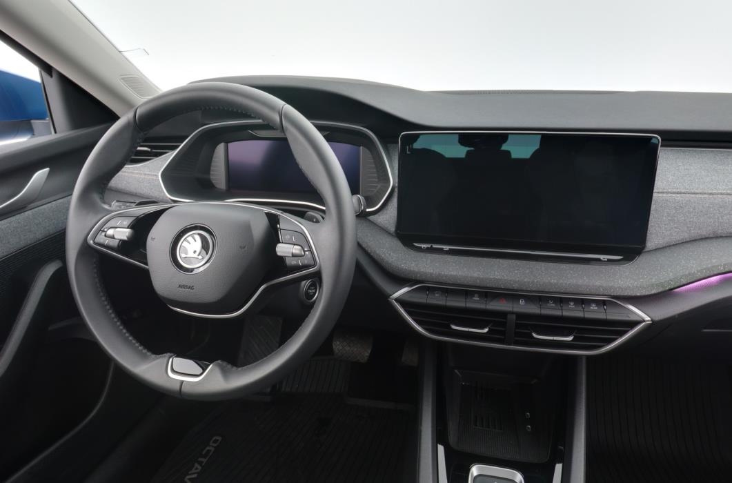 SKODA OCTAVIA 2025