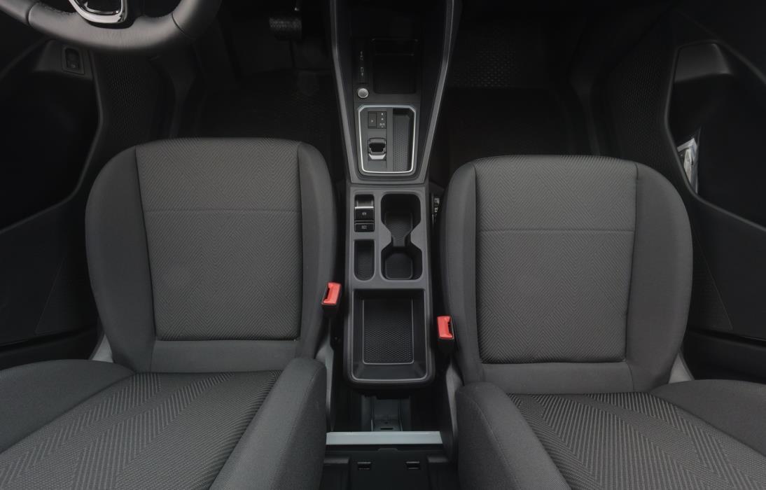 FORD TRANSIT CONNECT 2025