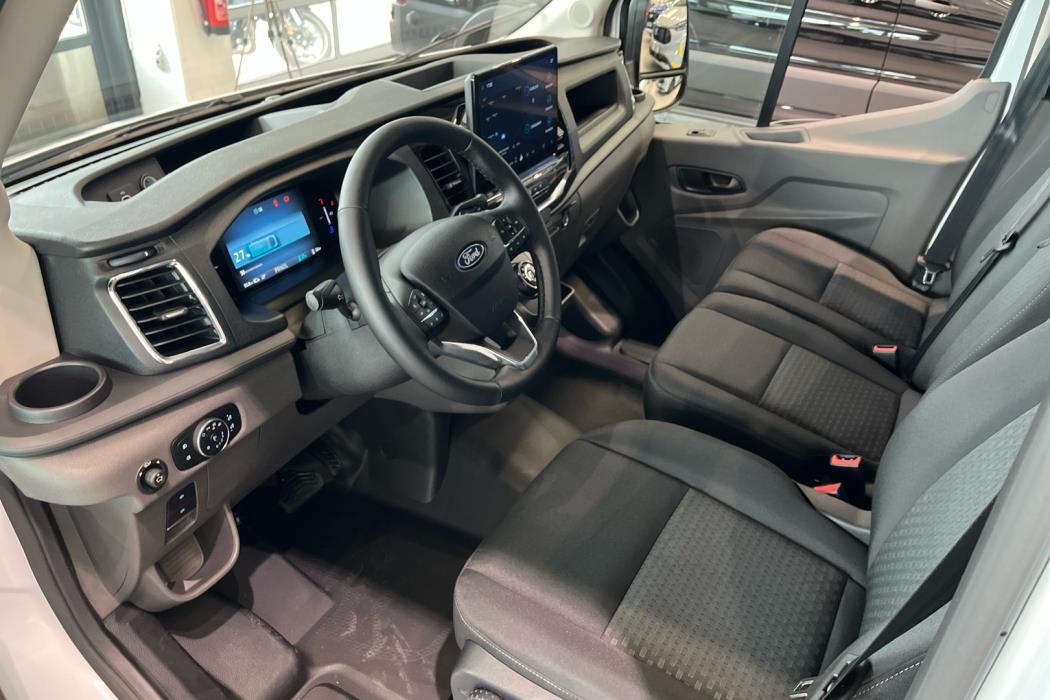 FORD TRANSIT 2025