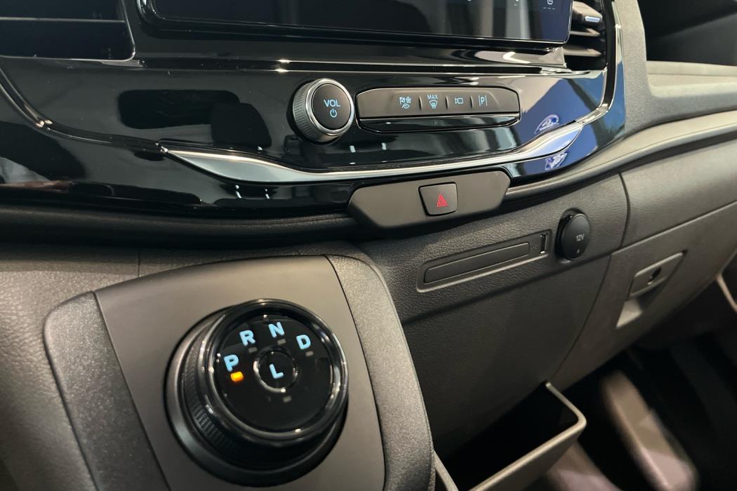 FORD TRANSIT 2025